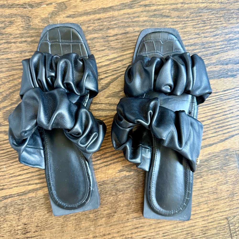 Circus by Sam Edelman Black Women's Sandals